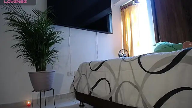 Snapshot of maggie_kay chatting on January 2025 05:51:02 PM maggie kay online show from January 2025 05:51:02 PM