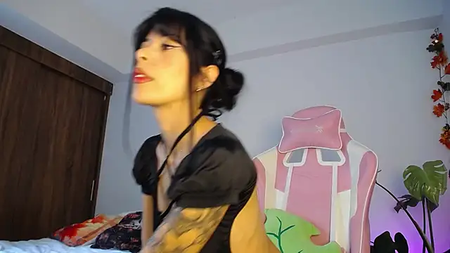 Snapshot of maggie_kay chatting on October 2025 04:05:02 PM maggie kay online show from October 2025 04:05:02 PM