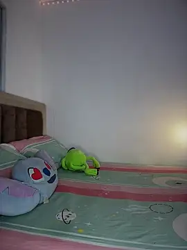 Snapshot of Shara_dreams chatting on April 2026 11:04:01 PM Shara dreams online show from April 2026 11:04:01 PM