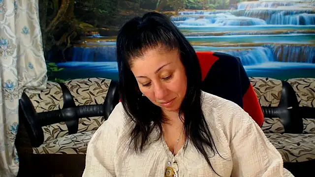 Snapshot of MoistMady chatting on April 2026 05:18:01 PM MoistMady online show from April 2026 05:18:01 PM