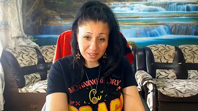 Snapshot of MoistMady chatting on May 2026 10:10:01 AM MoistMady online show from May 2026 10:10:01 AM