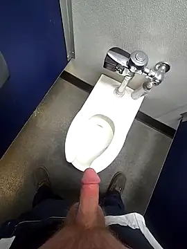 Snapshot of WhiteMeat069 chatting on December 2024 07:11:02 AM WhiteMeat069 online show from December 2024 07:11:02 AM