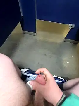 Snapshot of WhiteMeat069 chatting on February 2025 05:10:01 AM WhiteMeat069 online show from February 2025 05:10:01 AM