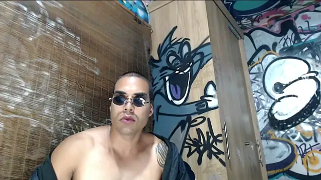 Snapshot of Justin_Frank chatting on April 2026 01:05:02 AM Justin Frank online show from April 2026 01:05:02 AM