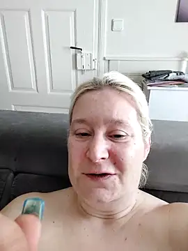 Snapshot of GeileEstelle chatting on March 2025 01:40:02 PM GeileEstelle online show from March 2025 01:40:02 PM