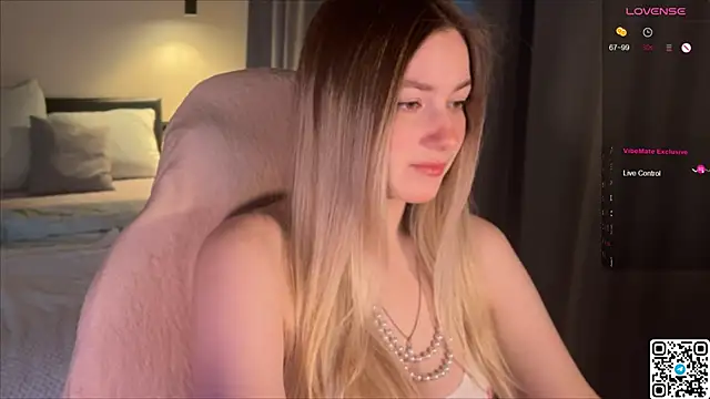 Snapshot of elinanortas chatting on November 2025 05:40:02 AM elinanortas online show from November 2025 05:40:02 AM