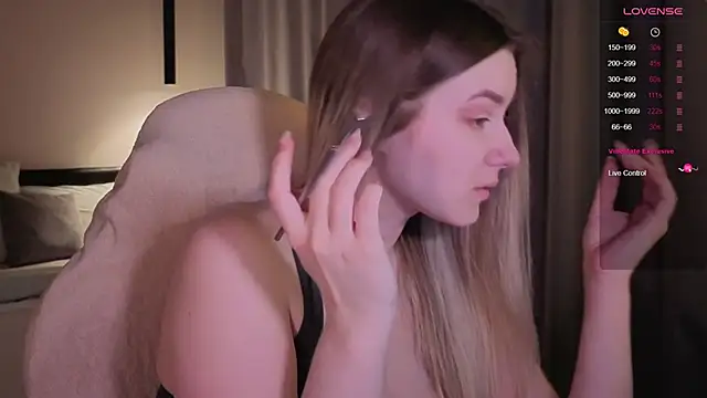 elinanortas online show from December 2025 02:38:01 AM