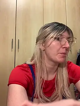 Snapshot of vanda26hot chatting on December 2025 06:23:01 PM vanda26hot online show from December 2025 06:23:01 PM