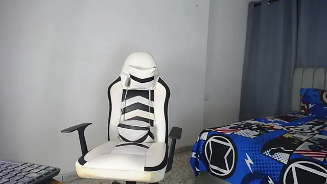 Snapshot of DavidAngell7 chatting on December 2024 08:09:01 AM DavidAngell7 online show from December 2024 08:09:01 AM