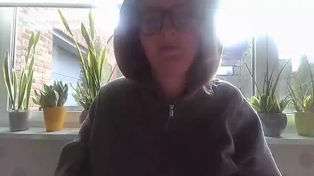 Snapshot of LiquidLeonie chatting on March 2026 08:31:01 AM LiquidLeonie online show from March 2026 08:31:01 AM