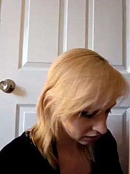 AmethystFoxx online show from March 2025 04:35:01 PM