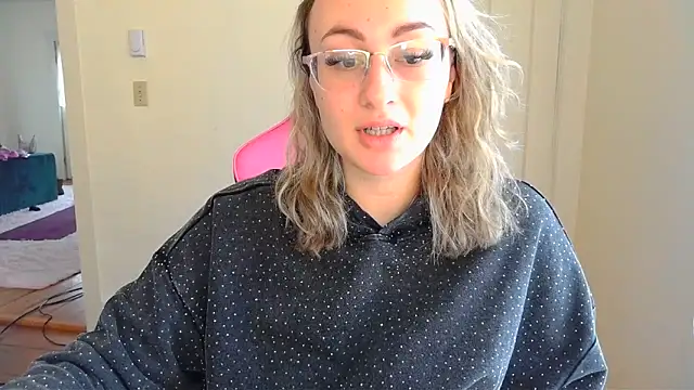 Snapshot of ashleyblaydex chatting on April 2026 06:49:01 PM ashleyblaydex online show from April 2026 06:49:01 PM