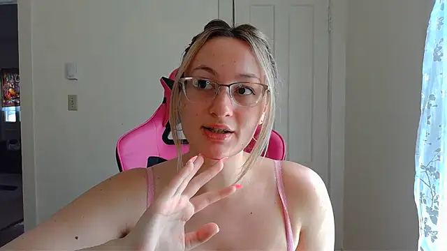 Snapshot of ashleyblaydex chatting on April 2026 05:50:02 PM ashleyblaydex online show from April 2026 05:50:02 PM