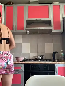 SeducingYoghourt online show from September 2025 11:22:02 AM