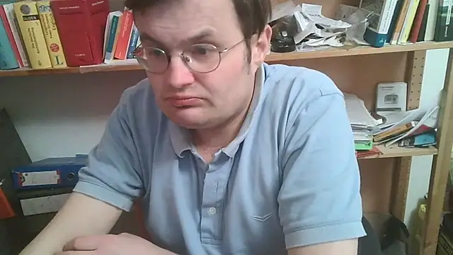 Snapshot of makau1 chatting on March 2026 09:09:02 PM makau1 online show from March 2026 09:09:02 PM