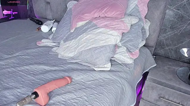 emily fox1 online show from October 2025 12:03:01 PM