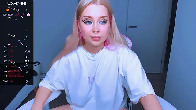 MonaLauu online show from March 2025 03:12:02 PM