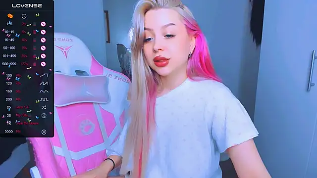 MonaLauu online show from March 2025 12:12:01 PM