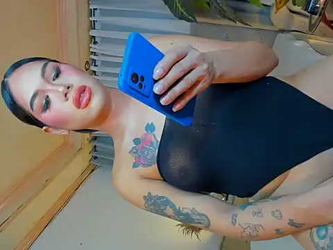 Snapshot of MistressSatisfactionOnTop chatting on October 2025 06:25:02 PM MistressSatisfactionOnTop online show from October 2025 06:25:02 PM