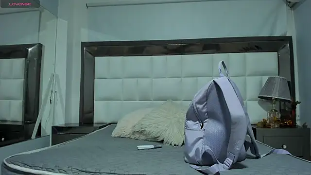 Snapshot of MiaConte chatting on December 2024 07:51:01 PM MiaConte online show from December 2024 07:51:01 PM