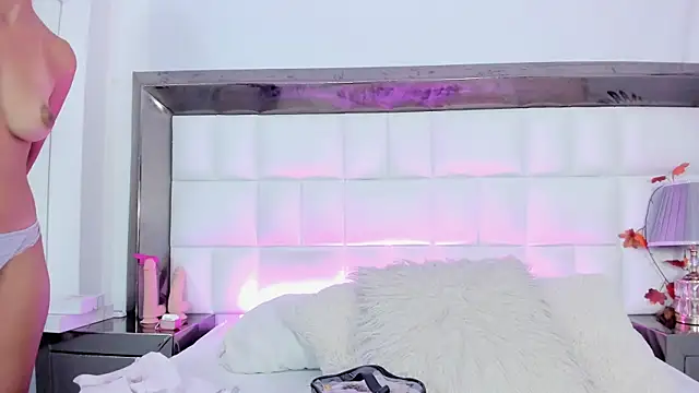 Snapshot of MiaConte chatting on February 2025 07:18:02 PM MiaConte online show from February 2025 07:18:02 PM