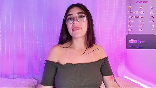 Snapshot of Samii_Evans chatting on January 2025 06:06:01 AM Samii Evans online show from January 2025 06:06:01 AM