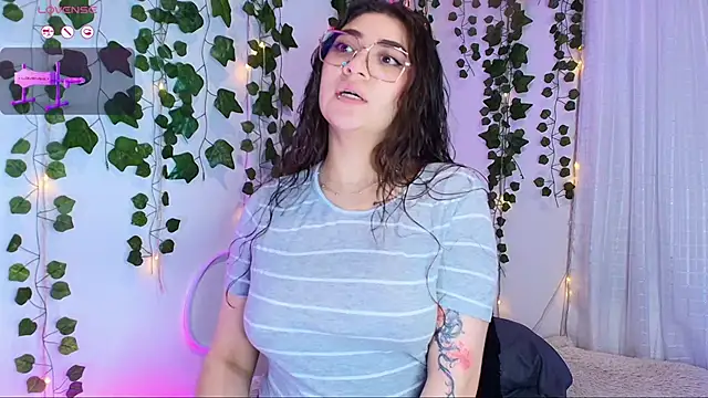 Snapshot of Samii_Evans chatting on October 2025 06:23:02 AM Samii Evans online show from October 2025 06:23:02 AM