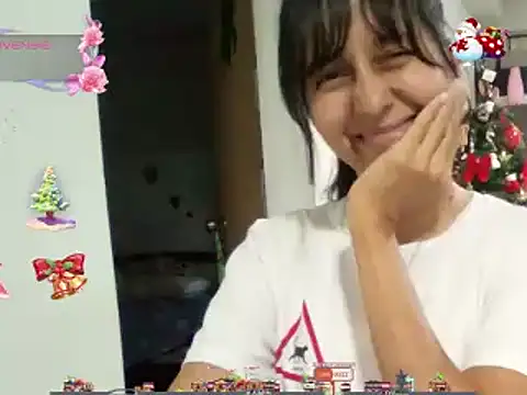 Snapshot of Moon_lunita chatting on December 2024 10:32:01 PM Moon lunita online show from December 2024 10:32:01 PM