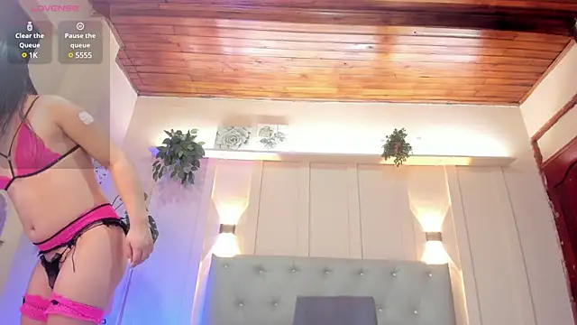 Snapshot of nicol_snow chatting on January 2025 01:14:01 PM nicol snow online show from January 2025 01:14:01 PM