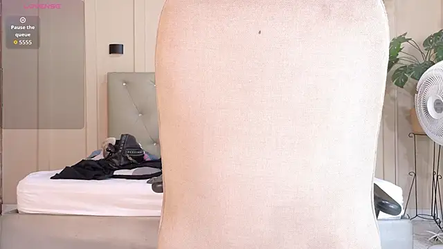 Snapshot of nicol_snow chatting on October 2025 01:43:02 PM nicol snow online show from October 2025 01:43:02 PM