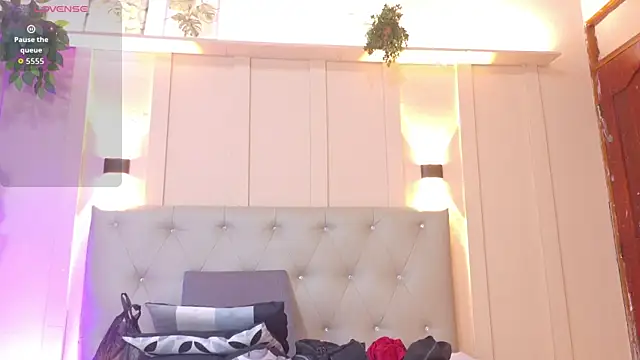 Snapshot of nicol_snow chatting on October 2025 01:33:02 PM nicol snow online show from October 2025 01:33:02 PM