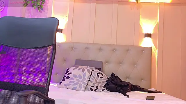 Snapshot of nicol_snow chatting on November 2025 01:11:01 PM nicol snow online show from November 2025 01:11:01 PM