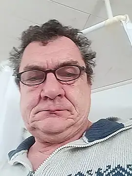 Snapshot of Nobbie444 chatting on December 2025 09:47:02 AM Nobbie444 online show from December 2025 09:47:02 AM