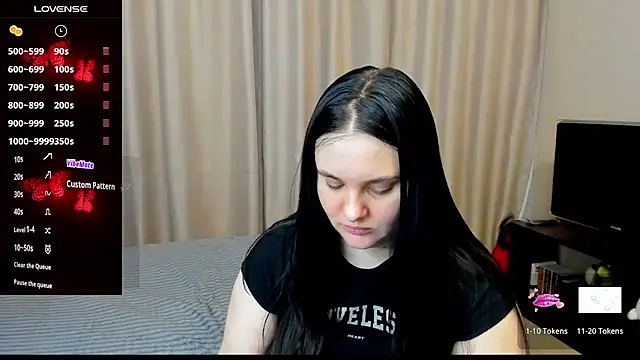 Snapshot of AlanaBrox chatting on March 2026 07:17:01 PM AlanaBrox online show from March 2026 07:17:01 PM