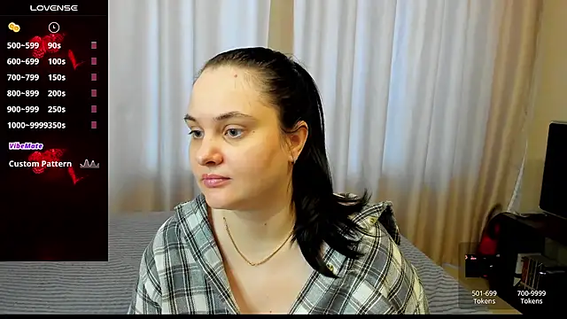 Snapshot of AlanaBrox chatting on March 2026 11:58:01 AM AlanaBrox online show from March 2026 11:58:01 AM