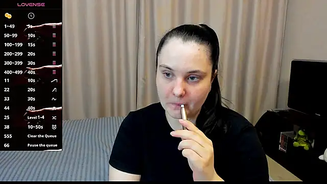 Snapshot of AlanaBrox chatting on April 2026 08:58:01 PM AlanaBrox online show from April 2026 08:58:01 PM