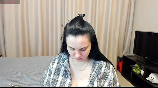 Snapshot of AlanaBrox chatting on May 2026 09:23:01 PM AlanaBrox online show from May 2026 09:23:01 PM
