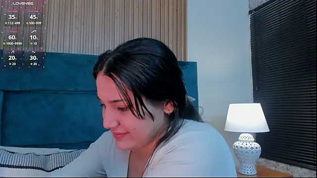 Snapshot of Kareena_chopra chatting on June 2026 12:28:02 PM Kareena chopra online show from June 2026 12:28:02 PM