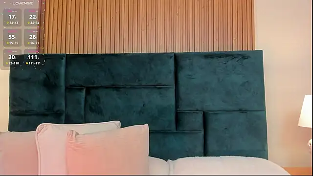Snapshot of Kareena_chopra chatting on July 2026 12:22:01 PM Kareena chopra online show from July 2026 12:22:01 PM