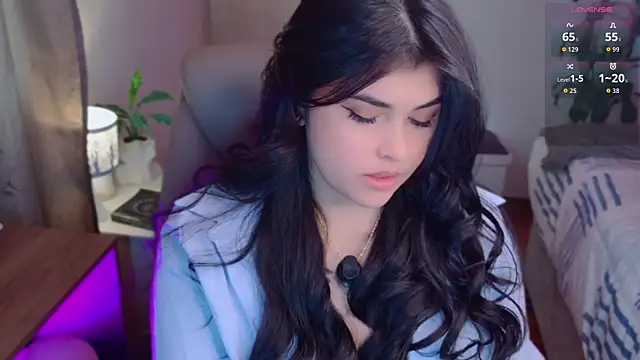 Snapshot of Alyaa_s chatting on April 2026 07:22:01 PM Alyaa s online show from April 2026 07:22:01 PM