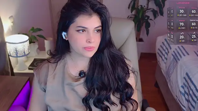 Snapshot of Alyaa_s chatting on April 2026 01:04:01 AM Alyaa s online show from April 2026 01:04:01 AM