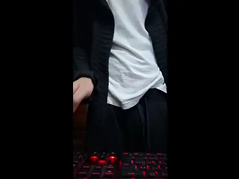 Snapshot of ALBEIROFOOTBALL1992 chatting on April 2026 05:01:02 AM ALBEIROFOOTBALL1992 online show from April 2026 05:01:02 AM