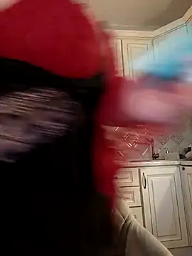 Snapshot of mom4you chatting on April 2026 09:50:01 AM mom4you online show from April 2026 09:50:01 AM