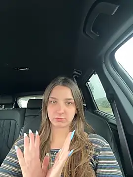 DoriDeluxe66 online show from October 2025 12:38:02 PM