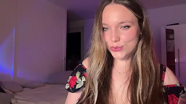 Snapshot of Sara_Browney chatting on January 2025 09:58:01 PM Sara Browney online show from January 2025 09:58:01 PM