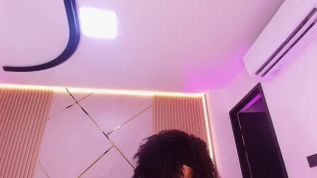 naia blessed online show from April 2026 07:14:01 PM