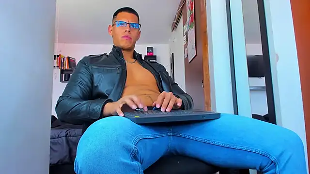 Snapshot of _John_Boy_ chatting on November 2025 07:24:01 PM John Boy online show from November 2025 07:24:01 PM