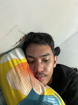 Snapshot of BoYofTheWorld_21 chatting on March 2026 07:18:02 PM BoYofTheWorld 21 online show from March 2026 07:18:02 PM