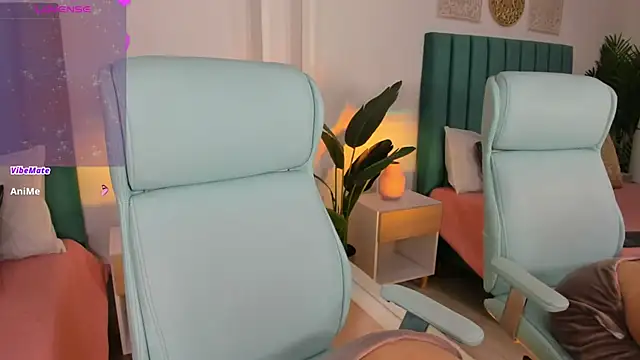 amy-thomson1 online show from October 2025 12:20:01 PM