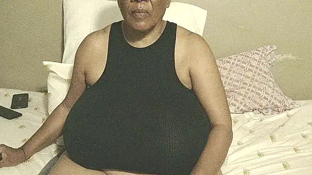 Snapshot of DairyQueen2 chatting on March 2026 09:14:02 PM DairyQueen2 online show from March 2026 09:14:02 PM